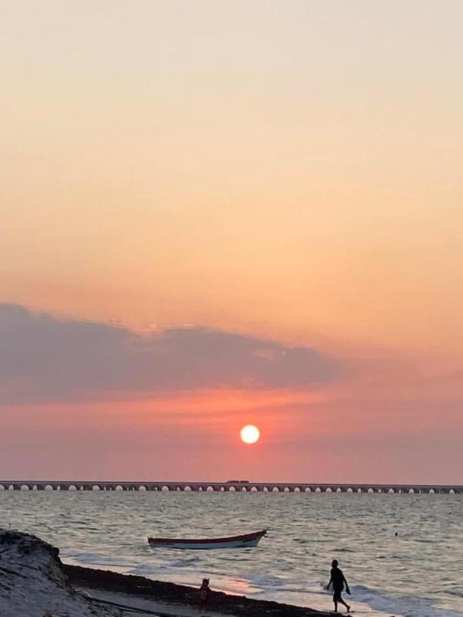La Casa Del Mangle Villa Chicxulub Bagian luar foto